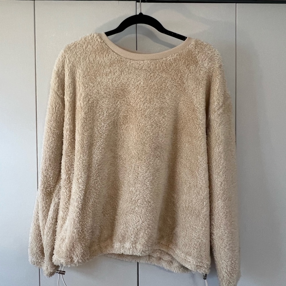 cozy brown pullover with elastic bottom